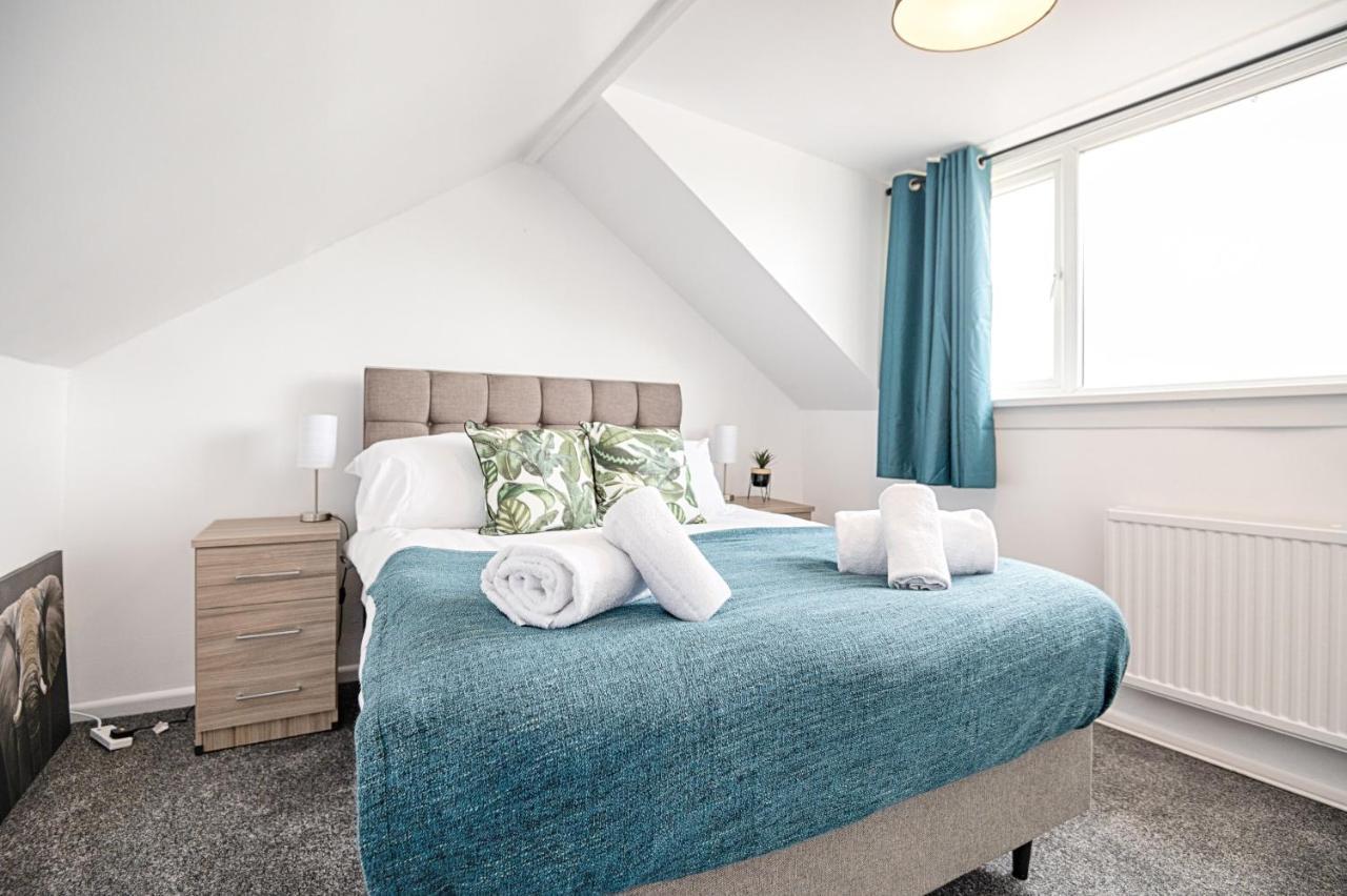 Chesshyre Accommodation - Tv In Every Bedroom! Swansea Exteriör bild